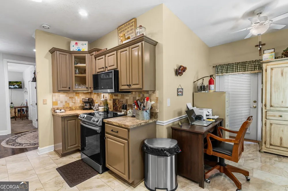 419 Long View Cir. Hiawassee, GA 30546