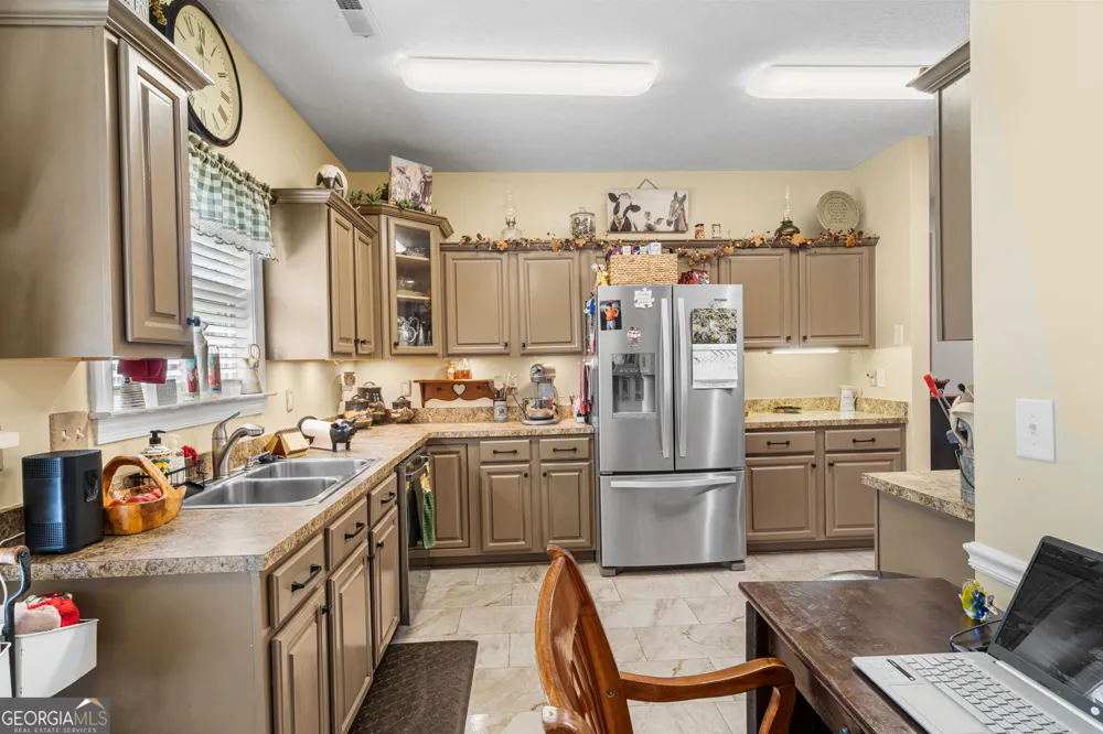 419 Long View Cir. Hiawassee, GA 30546