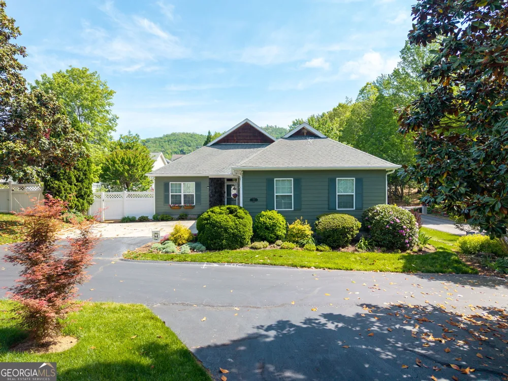 419 Long View Cir. Hiawassee, GA 30546