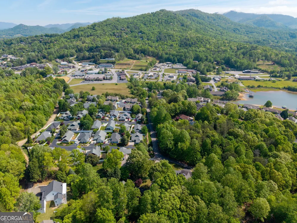 419 Long View Cir. Hiawassee, GA 30546