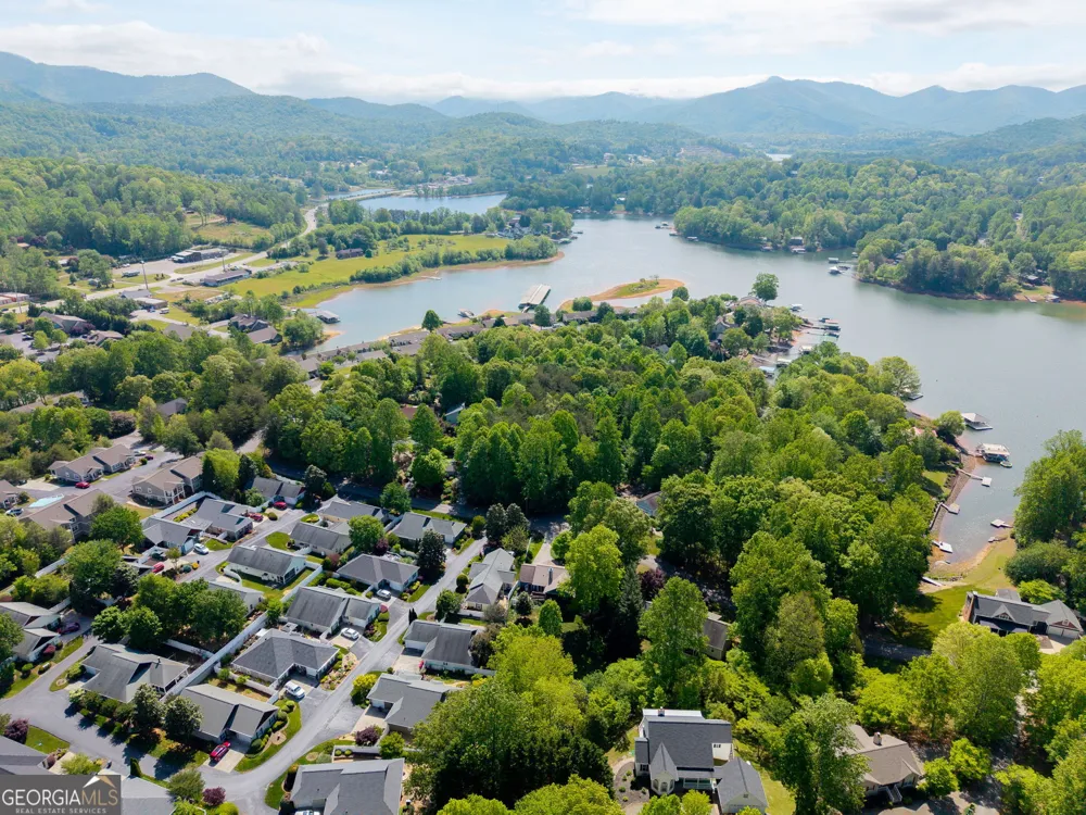 419 Long View Cir. Hiawassee, GA 30546
