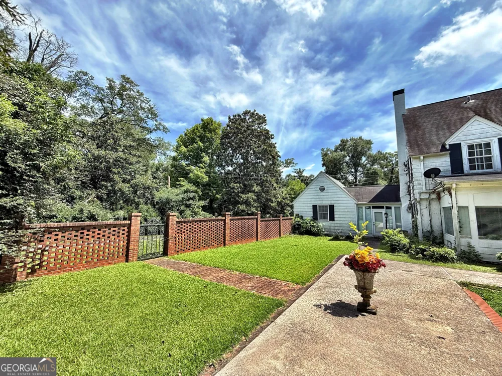 355 W Main ST Forsyth, GA 31029