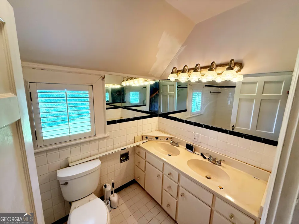 355 W Main ST Forsyth, GA 31029