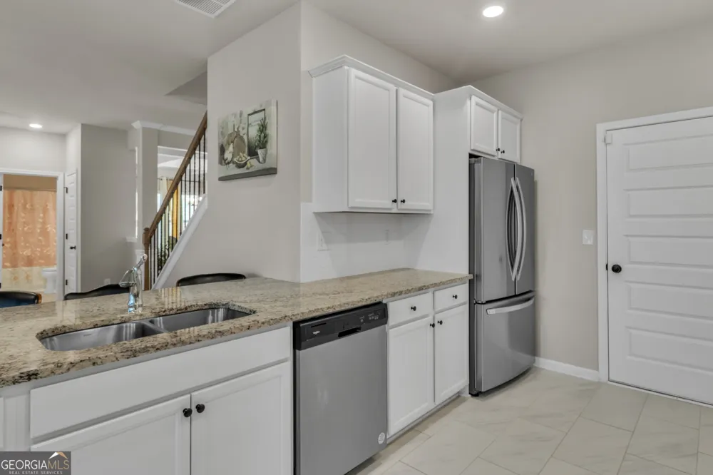 684 Lakehaven LN Loganville, GA 30052