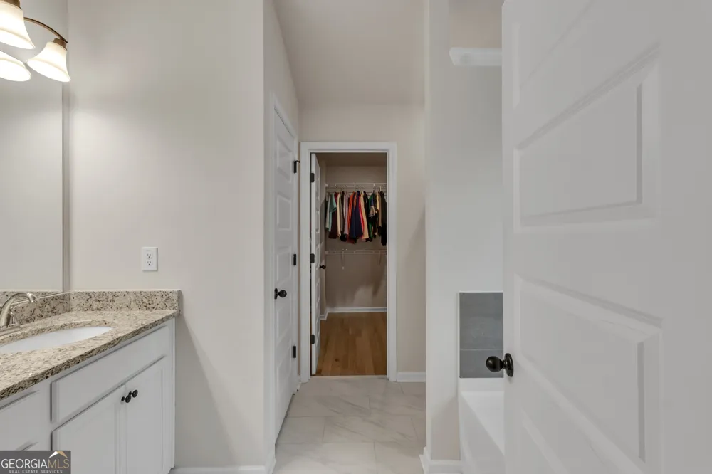 684 Lakehaven LN Loganville, GA 30052