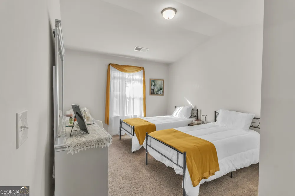 684 Lakehaven LN Loganville, GA 30052
