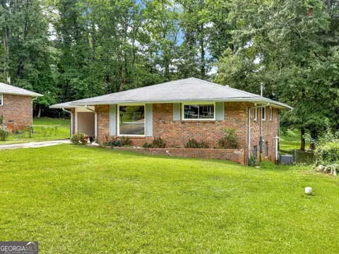 565 Wavelyn WAY
