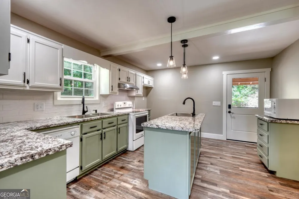61 Deerwood TRL Blairsville, GA 30512