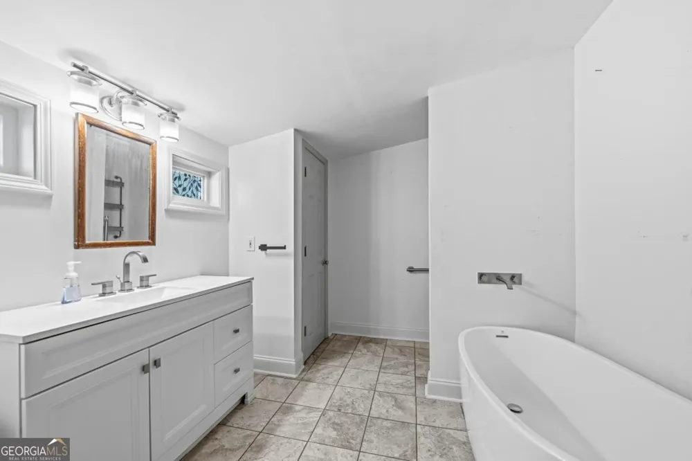204 N Walnut ST Greensboro, GA 30642