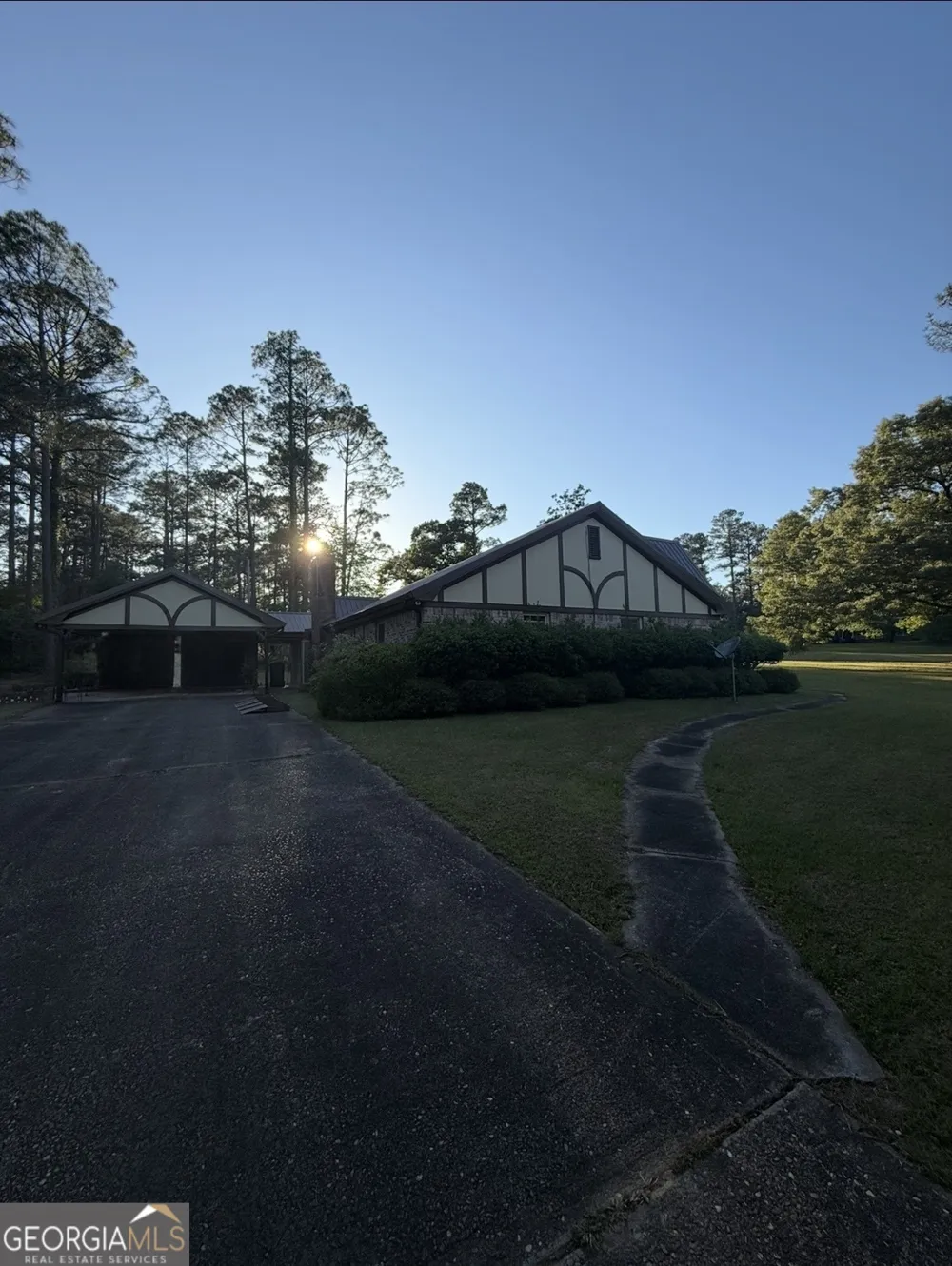 46 Redmond RD Lumpkin, GA 31815