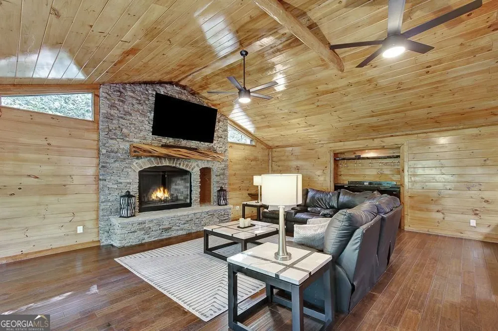 450 Flat Creek CIR Blue Ridge, GA 30513