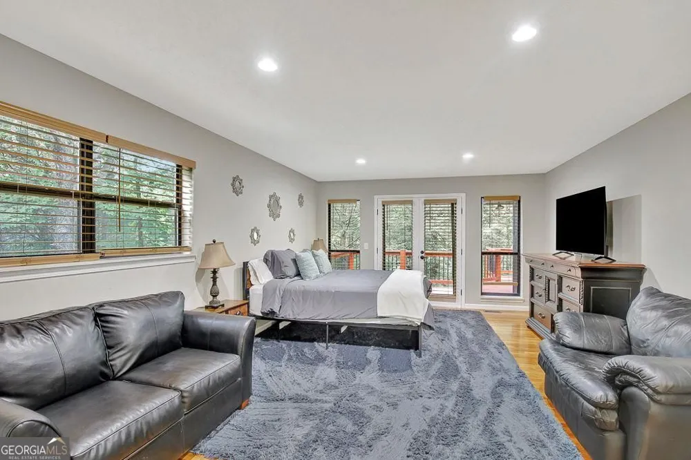 450 Flat Creek CIR Blue Ridge, GA 30513