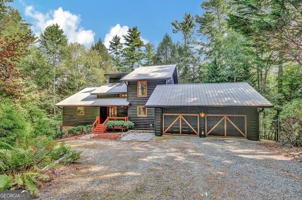 450 Flat Creek CIR Blue Ridge, GA 30513