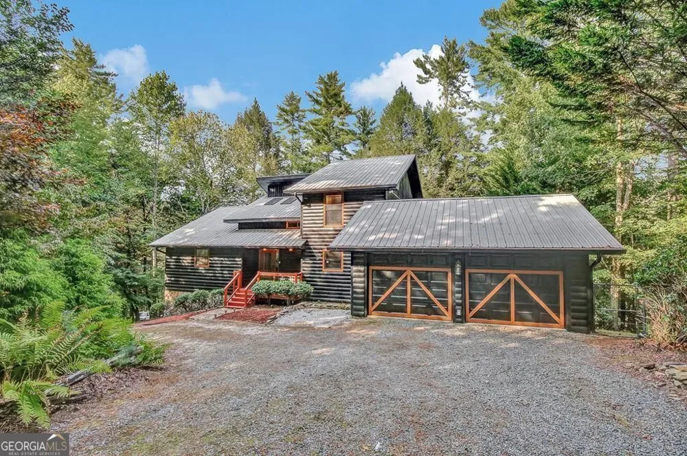 450 Flat Creek CIR Blue Ridge, GA 30513