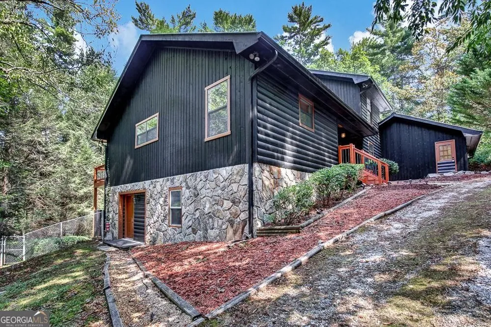 450 Flat Creek CIR Blue Ridge, GA 30513