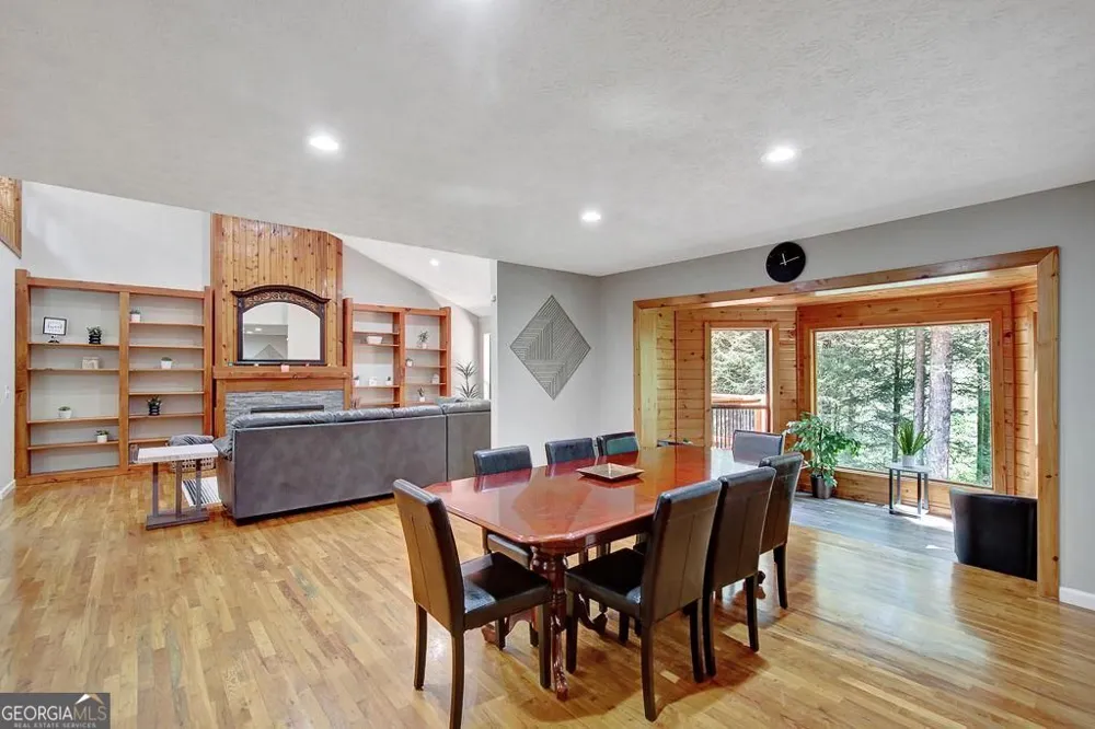450 Flat Creek CIR Blue Ridge, GA 30513