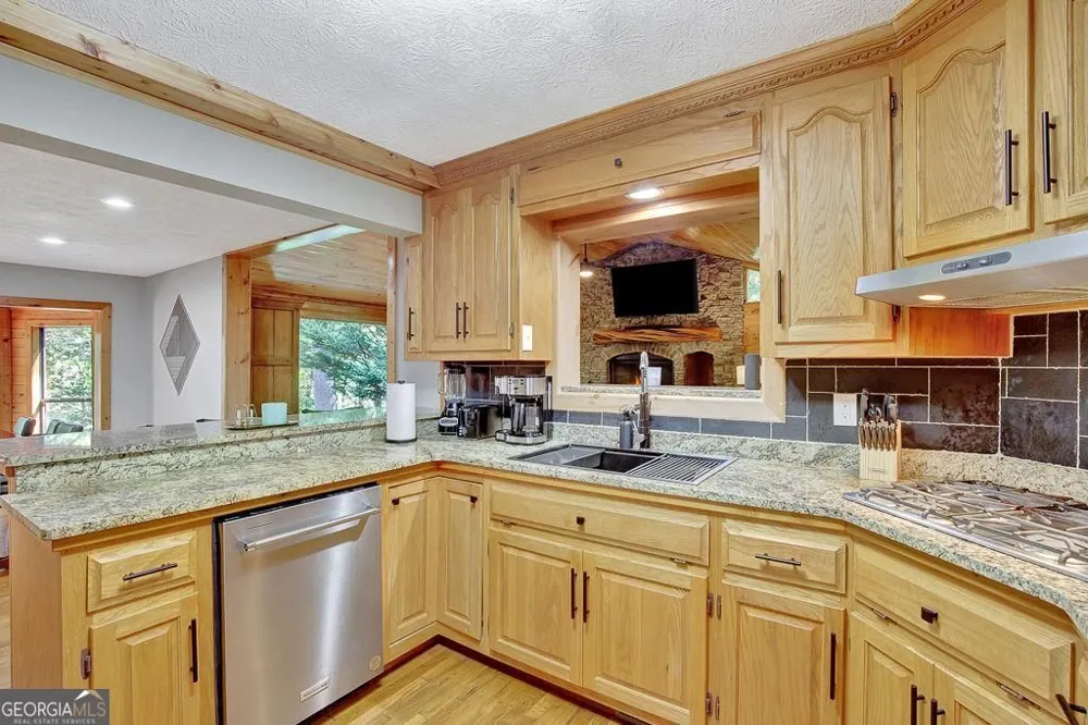 450 Flat Creek CIR Blue Ridge, GA 30513