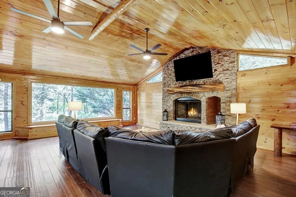 450 Flat Creek CIR Blue Ridge, GA 30513