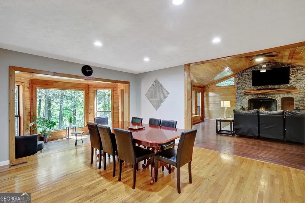 450 Flat Creek CIR Blue Ridge, GA 30513