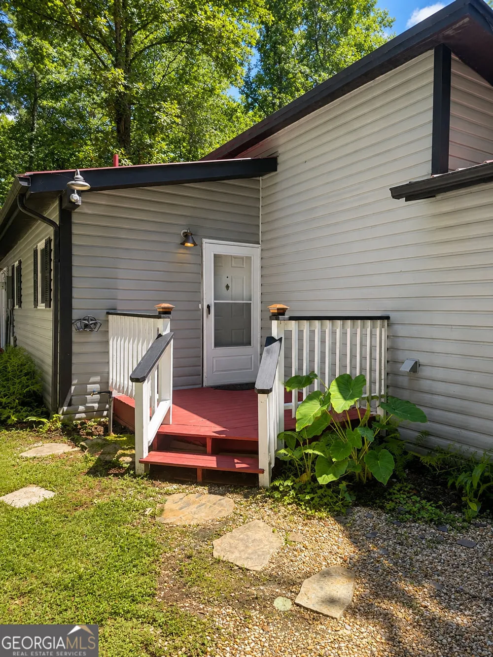 2261 Paradise Valley RD Cleveland, GA 30528
