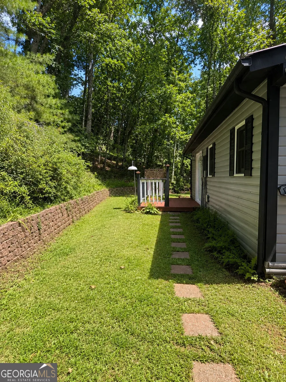 2261 Paradise Valley RD Cleveland, GA 30528