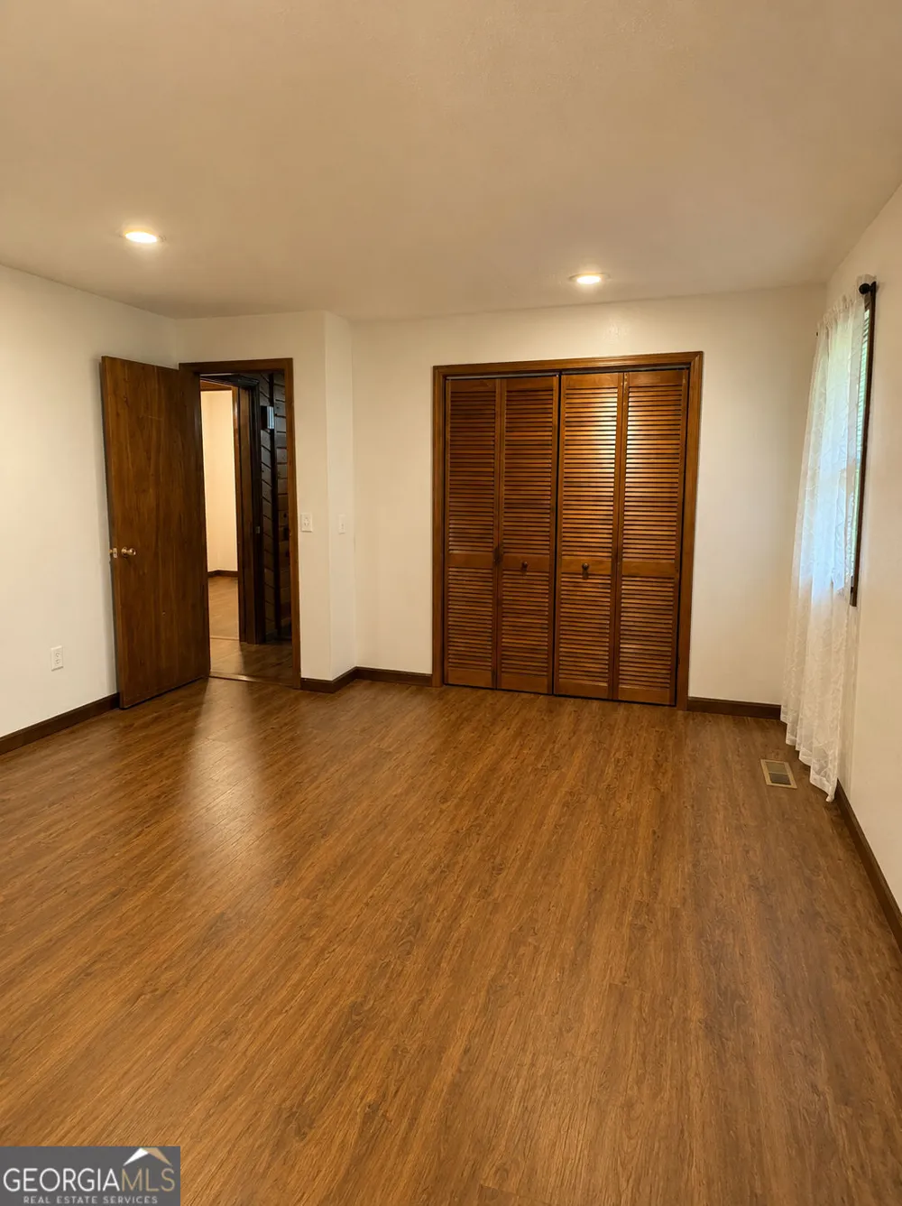 2261 Paradise Valley RD Cleveland, GA 30528