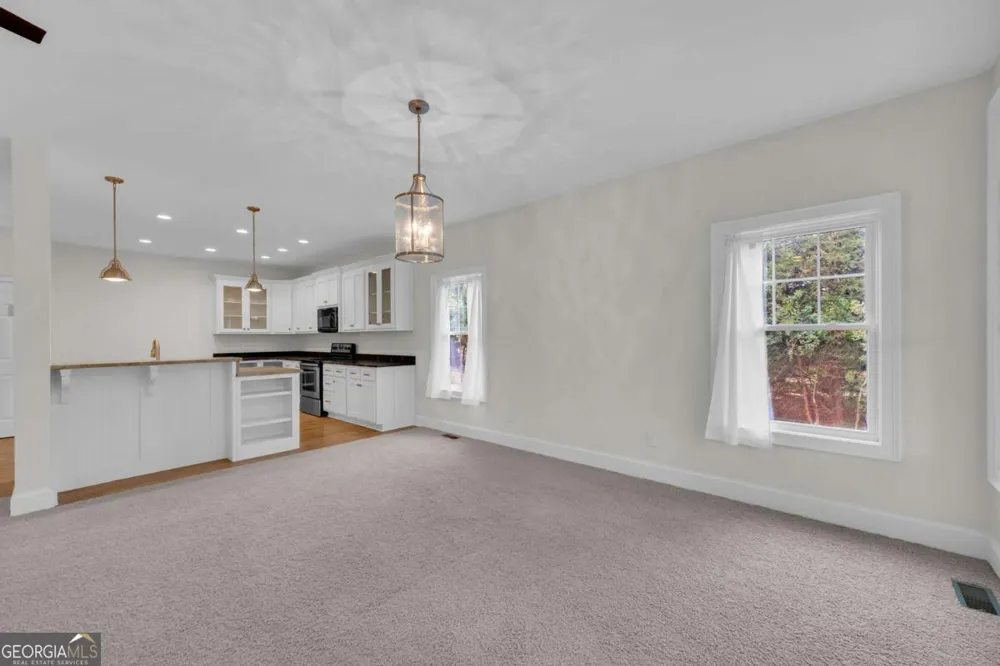 27 Classic DR Hartwell, GA 30643