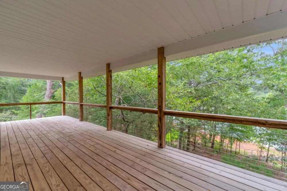 27 Classic DR Hartwell, GA 30643