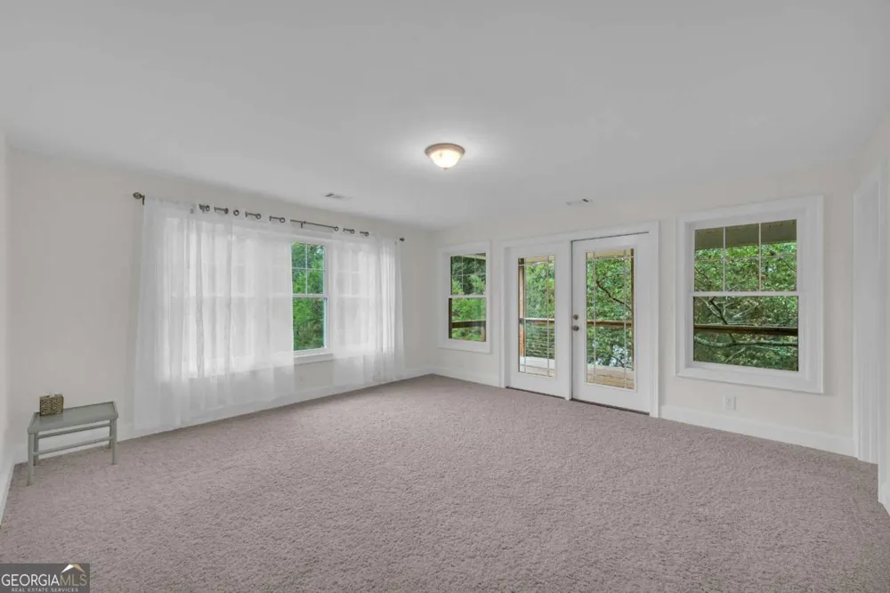 27 Classic DR Hartwell, GA 30643