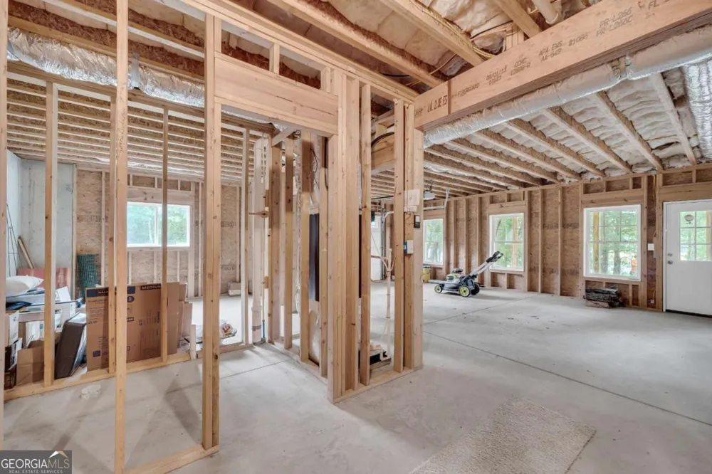 27 Classic DR Hartwell, GA 30643