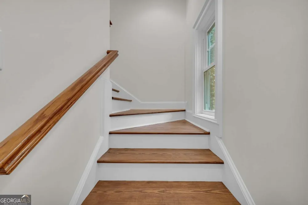 27 Classic DR Hartwell, GA 30643