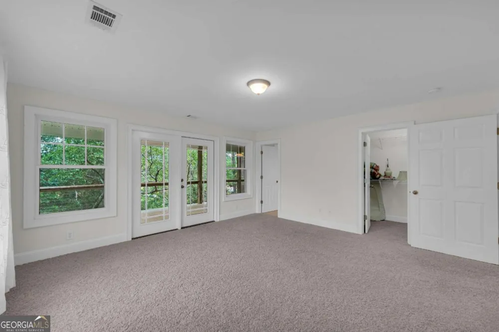 27 Classic DR Hartwell, GA 30643