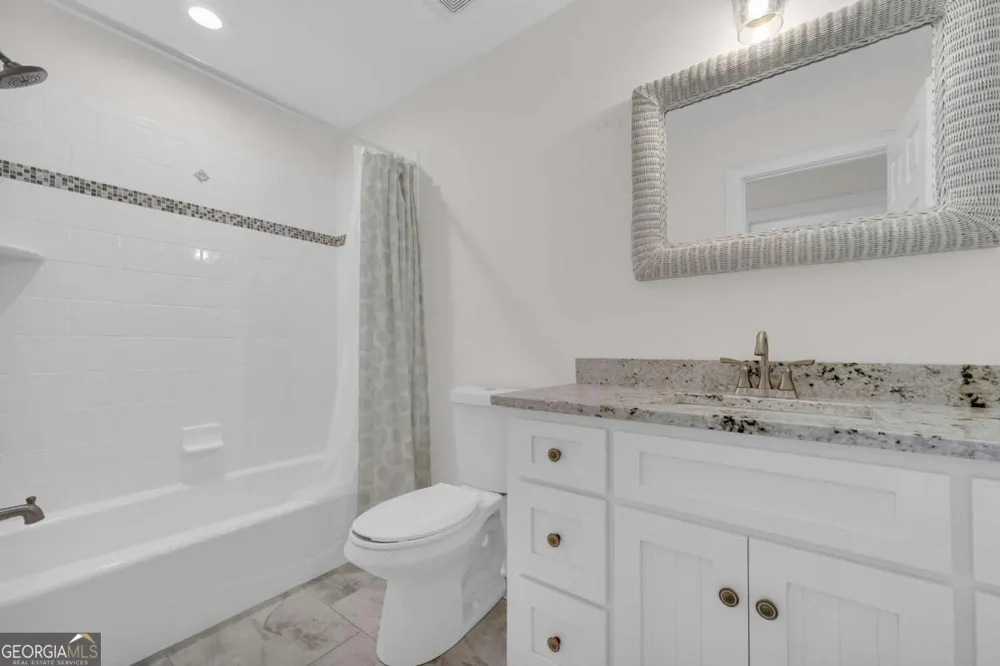 27 Classic DR Hartwell, GA 30643