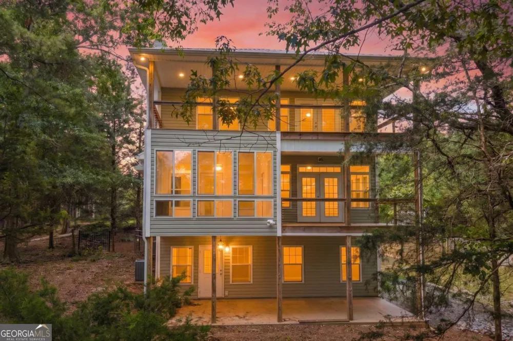 27 Classic DR Hartwell, GA 30643