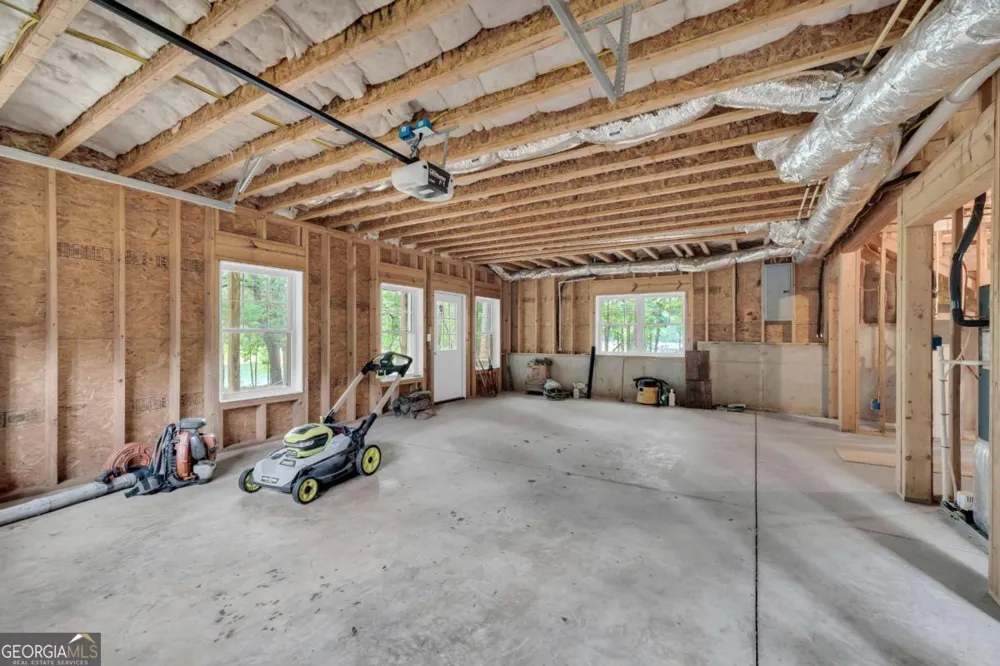 27 Classic DR Hartwell, GA 30643