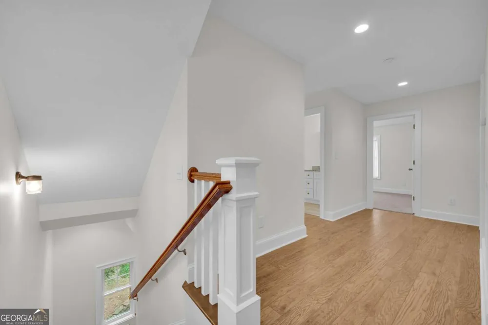 27 Classic DR Hartwell, GA 30643