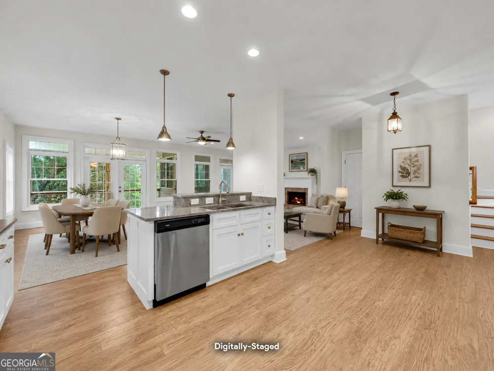 27 Classic DR Hartwell, GA 30643