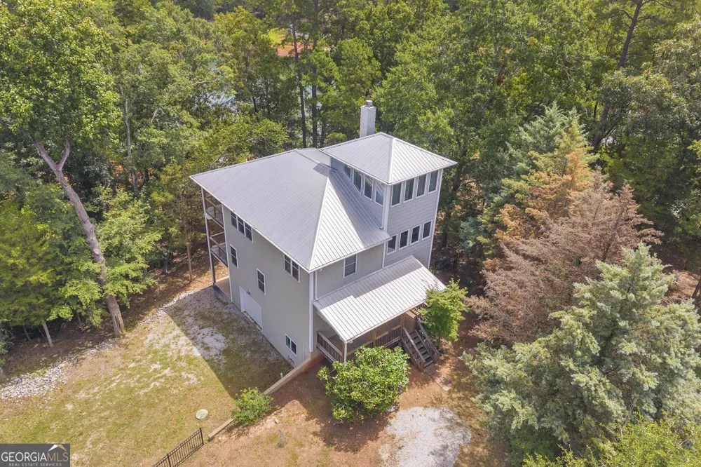 27 Classic DR Hartwell, GA 30643