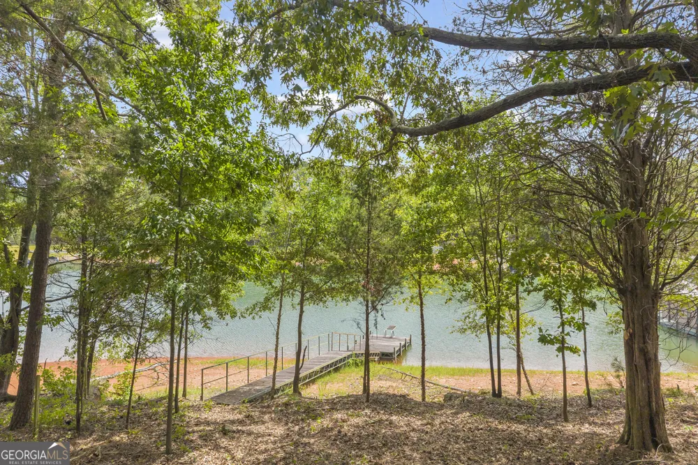 27 Classic DR Hartwell, GA 30643