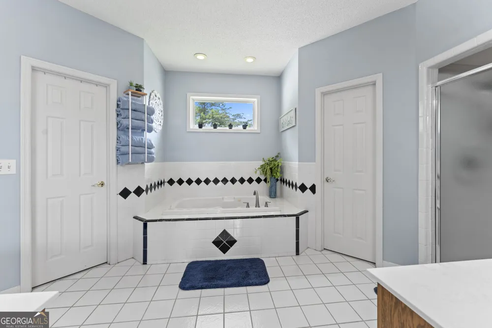 354 Hillridge CV Lizella, GA 31052