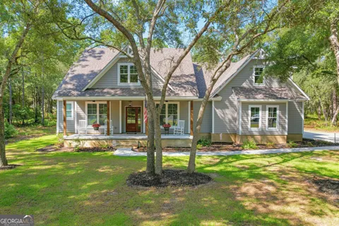 1231 Village Green DR NE