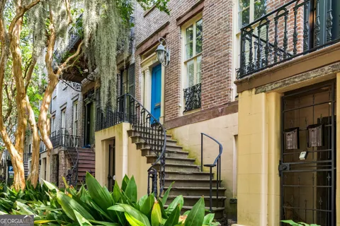 125 W Gordon ST