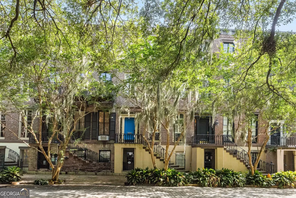 125 W Gordon ST Savannah, GA 31401