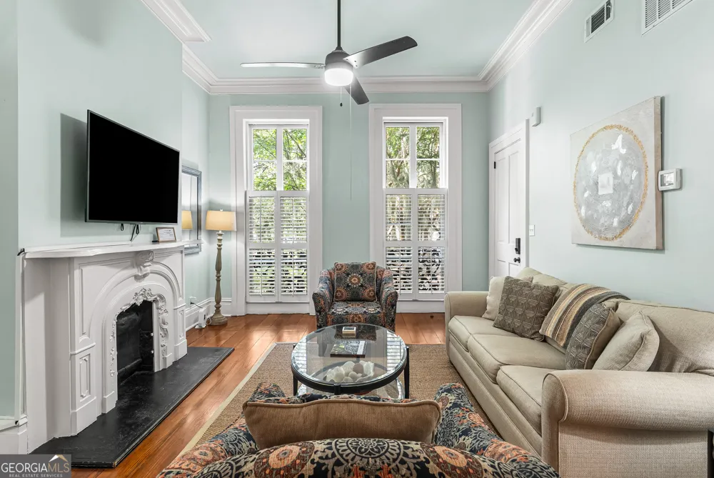 125 W Gordon ST Savannah, GA 31401