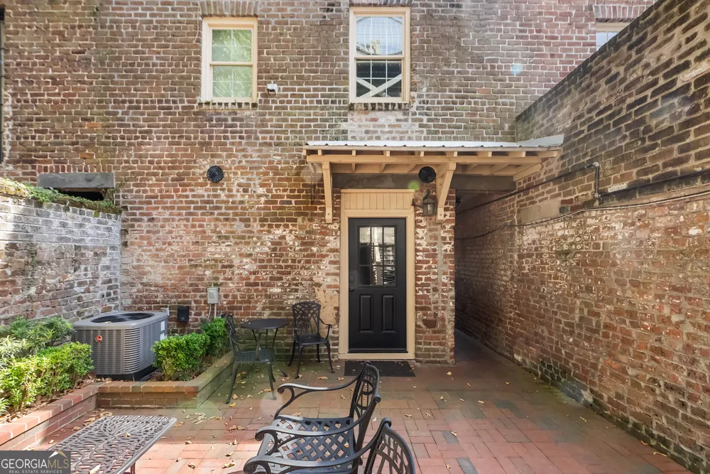 125 W Gordon ST Savannah, GA 31401