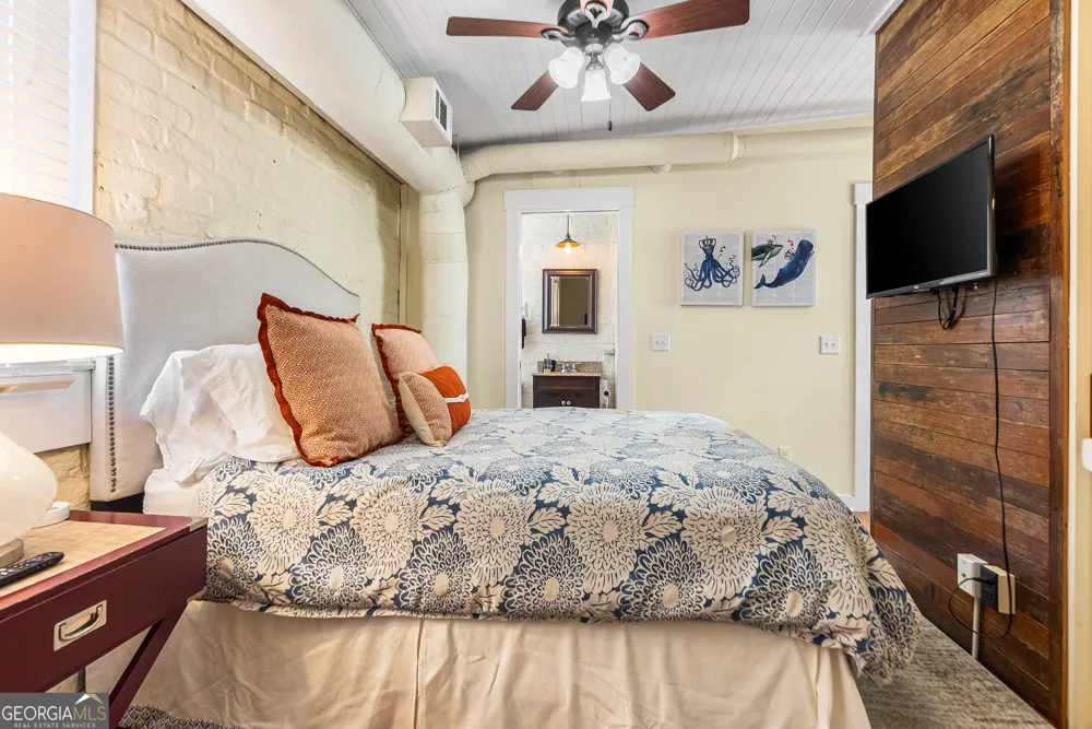 125 W Gordon ST Savannah, GA 31401