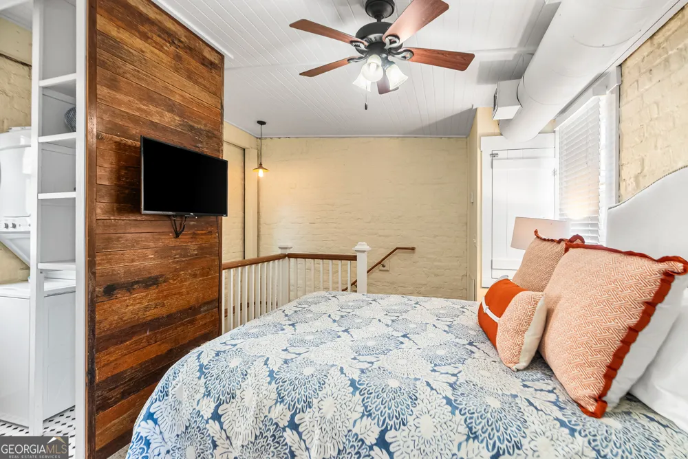 125 W Gordon ST Savannah, GA 31401