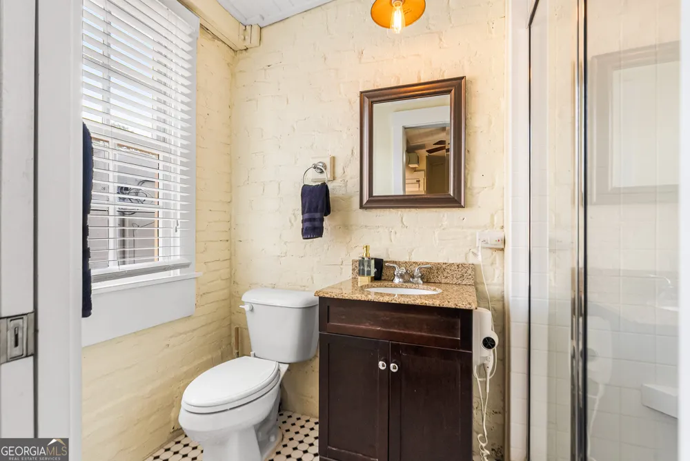 125 W Gordon ST Savannah, GA 31401