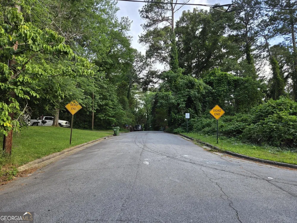 93 Finch DR SE Atlanta, GA 30315