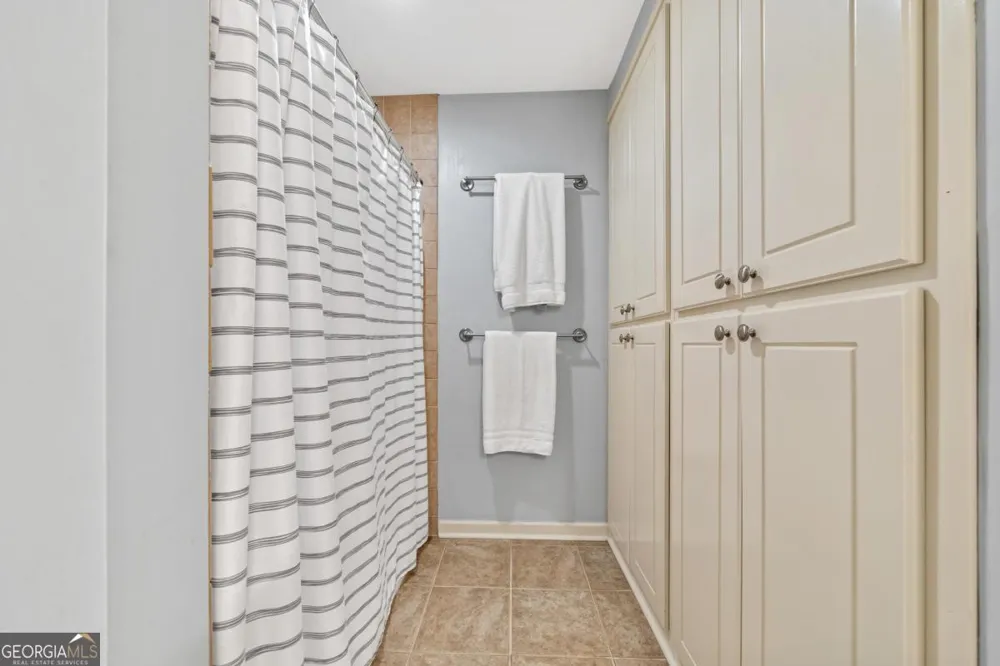 536 River Lake DR Eatonton, GA 31024